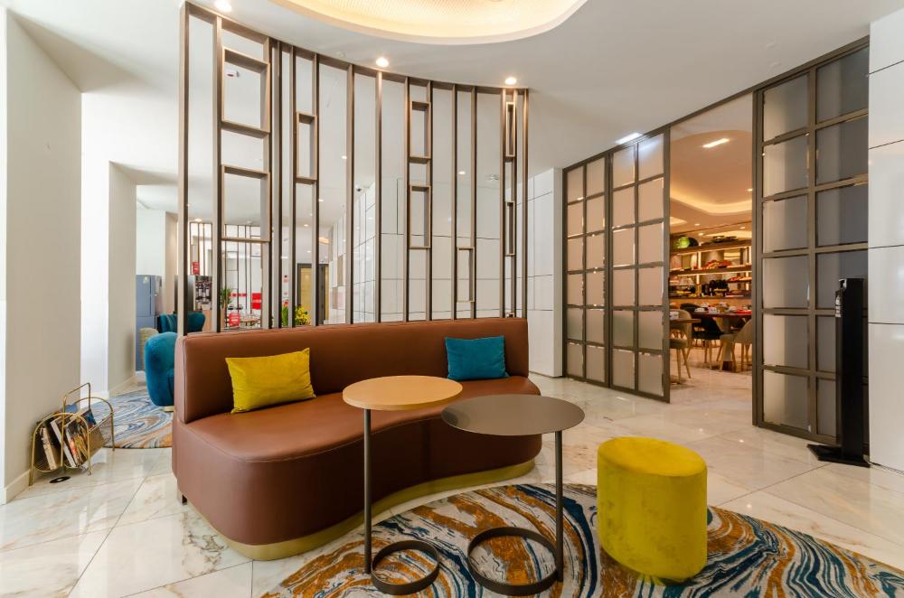 The 7 Hotel, Suites, Studios & Apartments