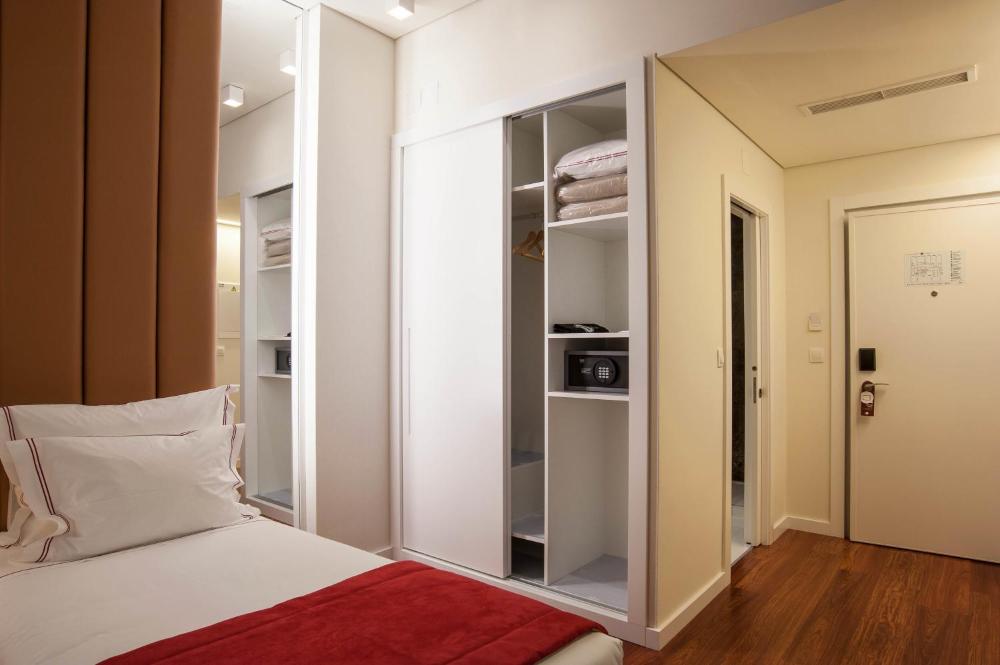 Twin Room with Interior View interior